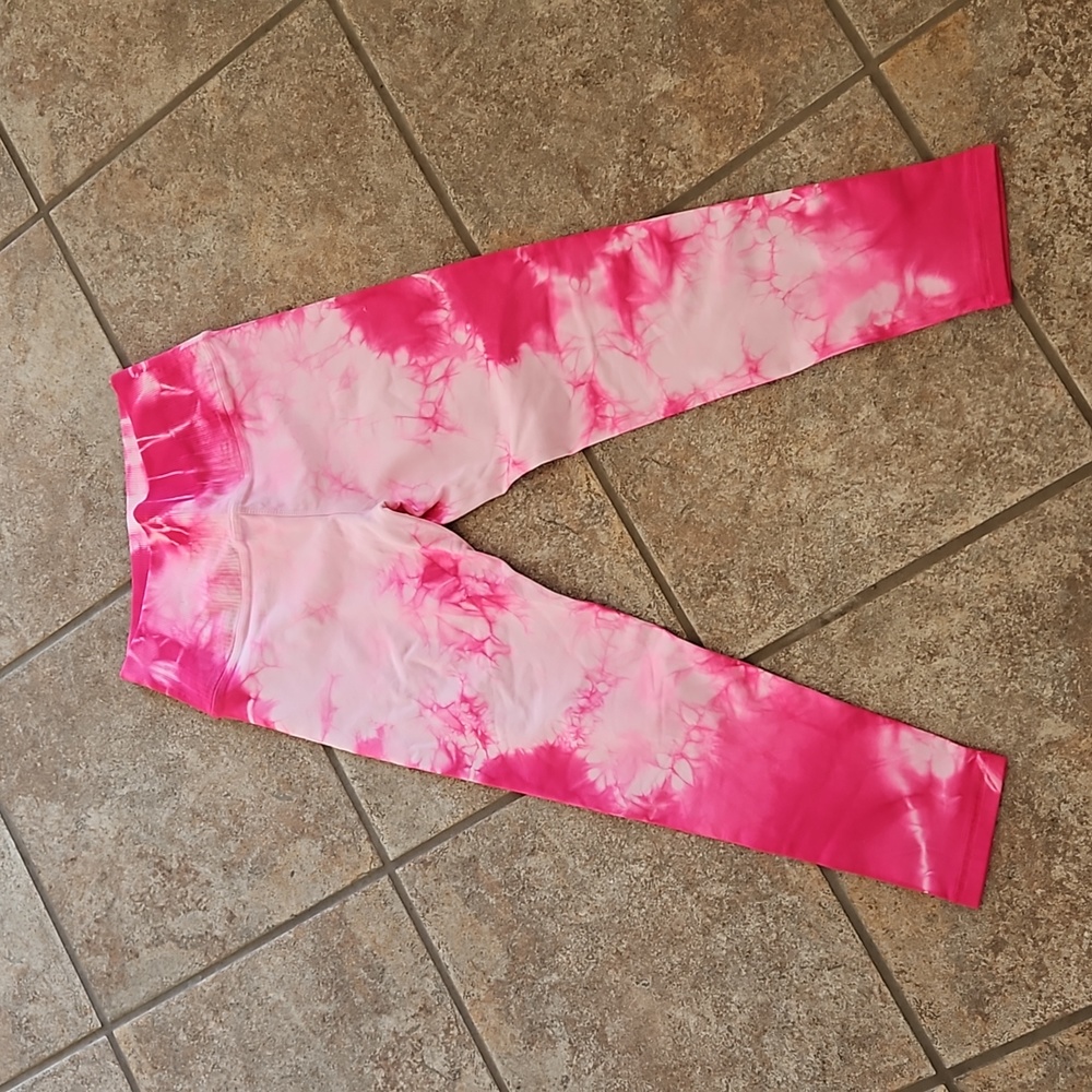 Avacado athletic leggings size M NWOT